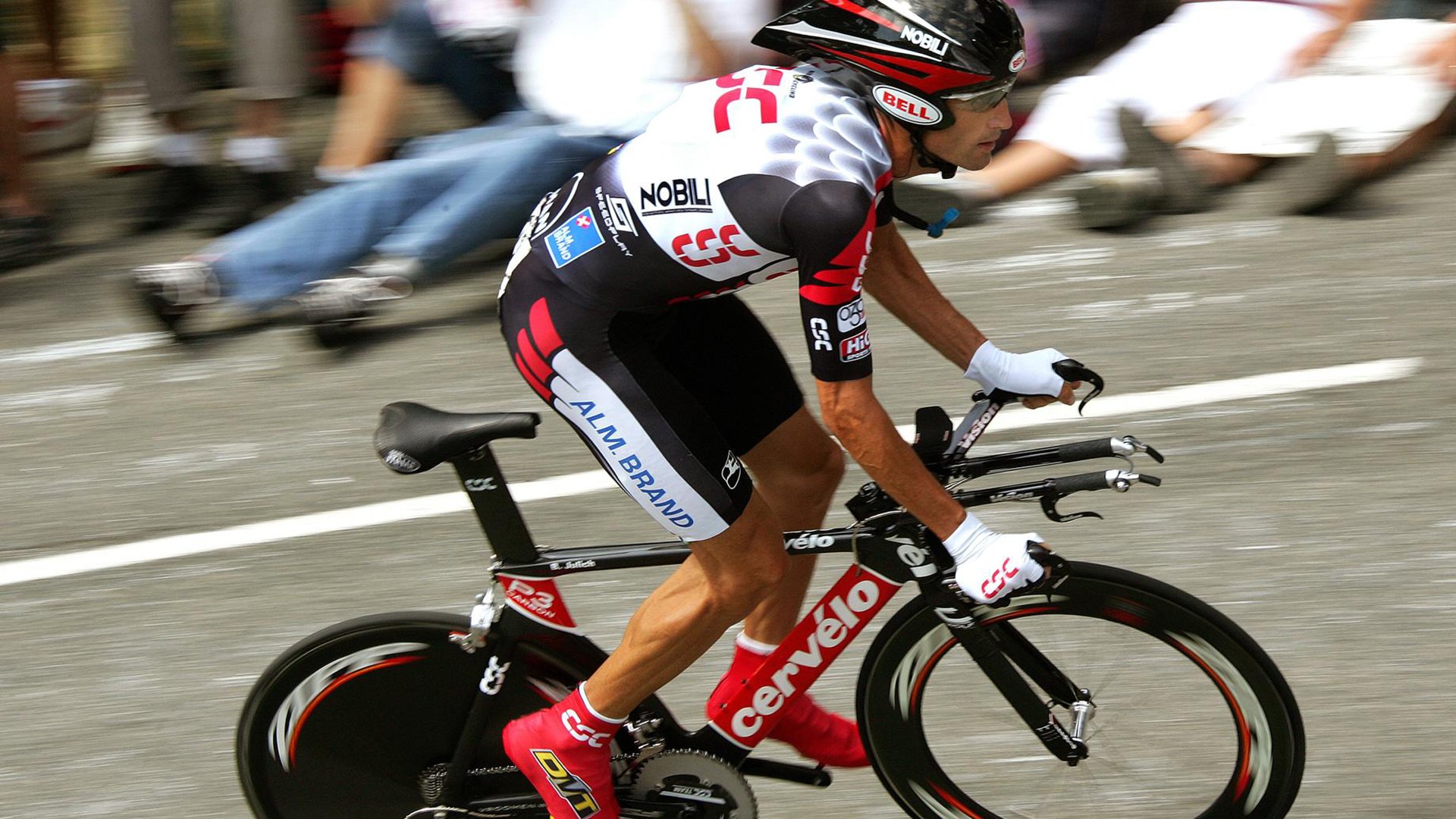 九游娱乐官方平台-回顾过往经典比赛揭示战术演进过程与队伍成长轨迹，比赛战略战术  第1张